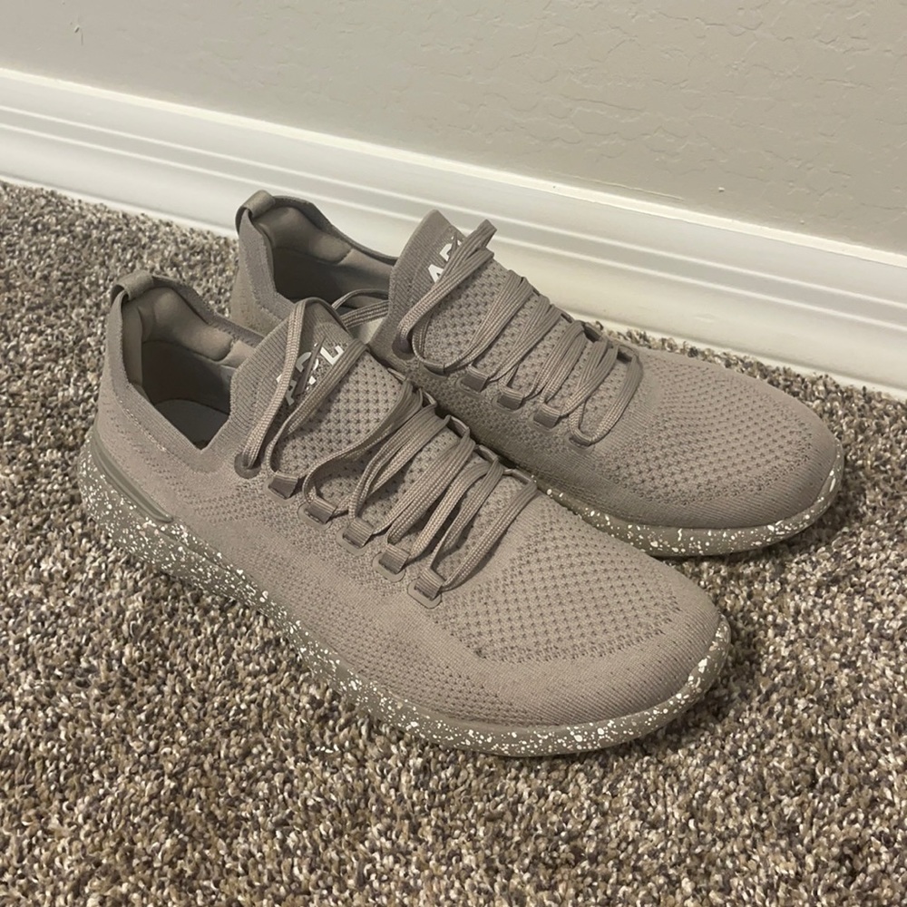 APL women’s tech loom breeze